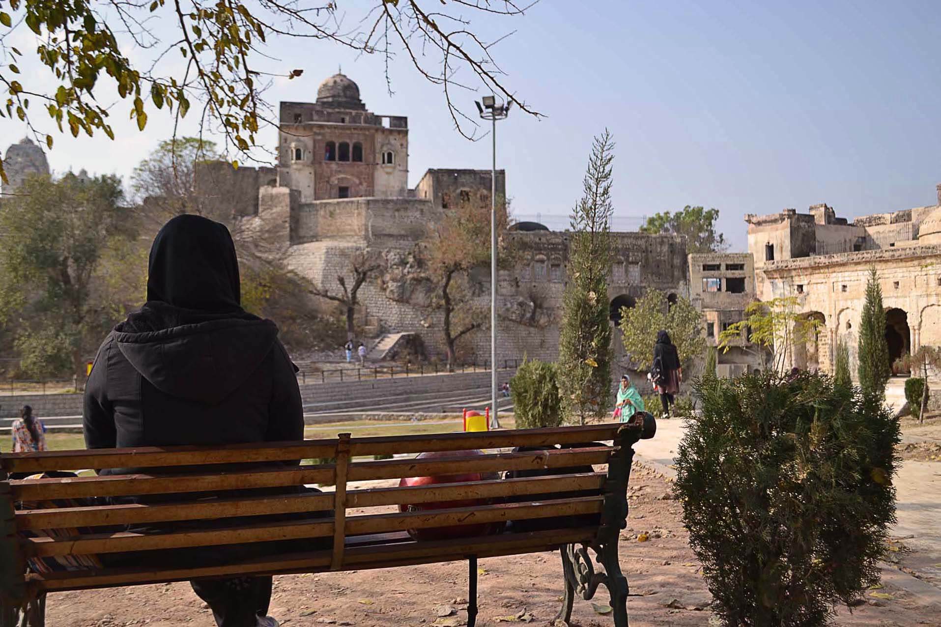 Katas Raj & Kallar Kahar Tour