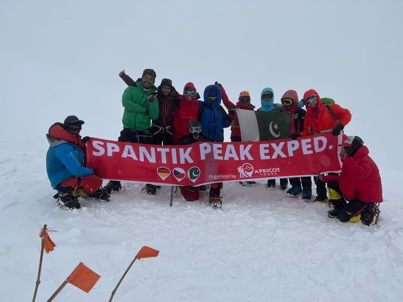 spantik peak expedition climb