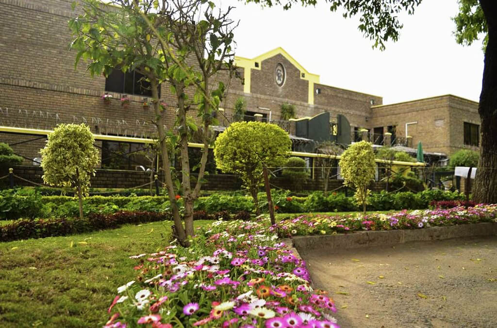 chateau royale islamabad