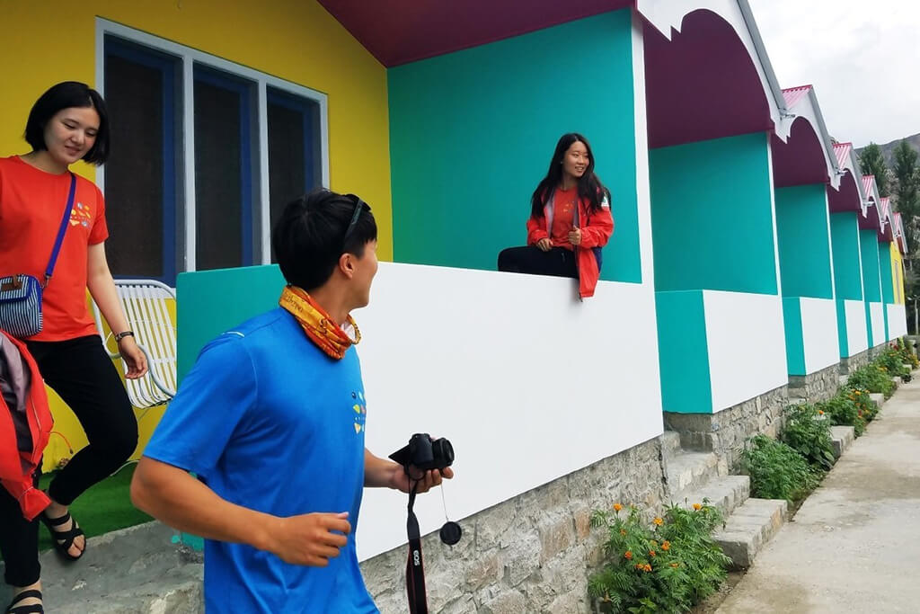 mountain lodge hotel skardu