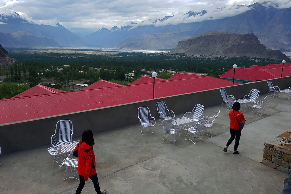 mountain lodge hotel skardu