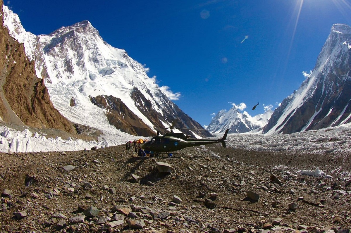 Helicopter Charter to Northern Pakistan (Heli Safari)