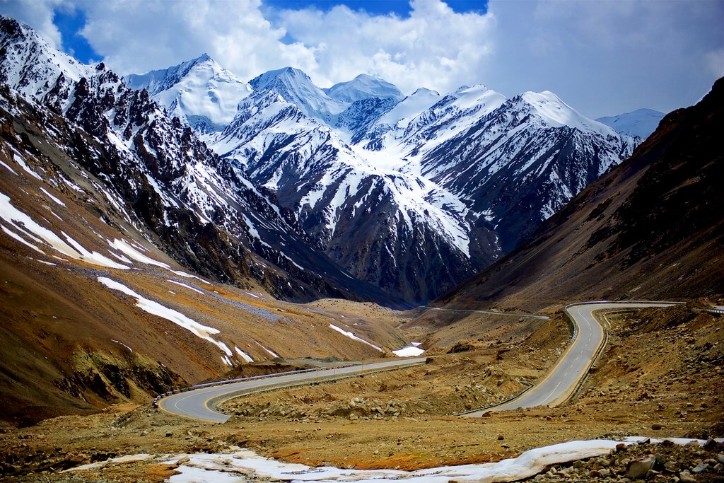 trek pakistan’s karakoram mountains