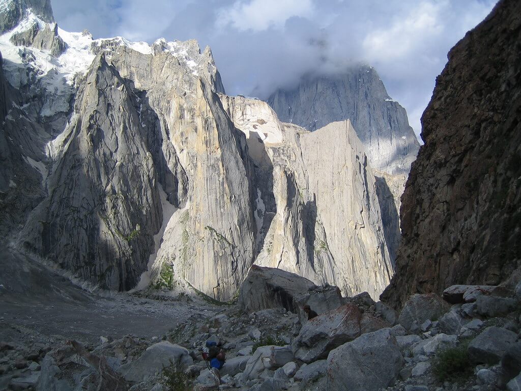 trek pakistan’s karakoram mountains