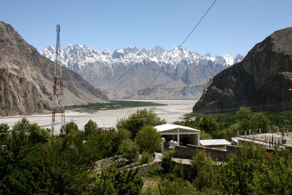 trek pakistan’s karakoram mountains