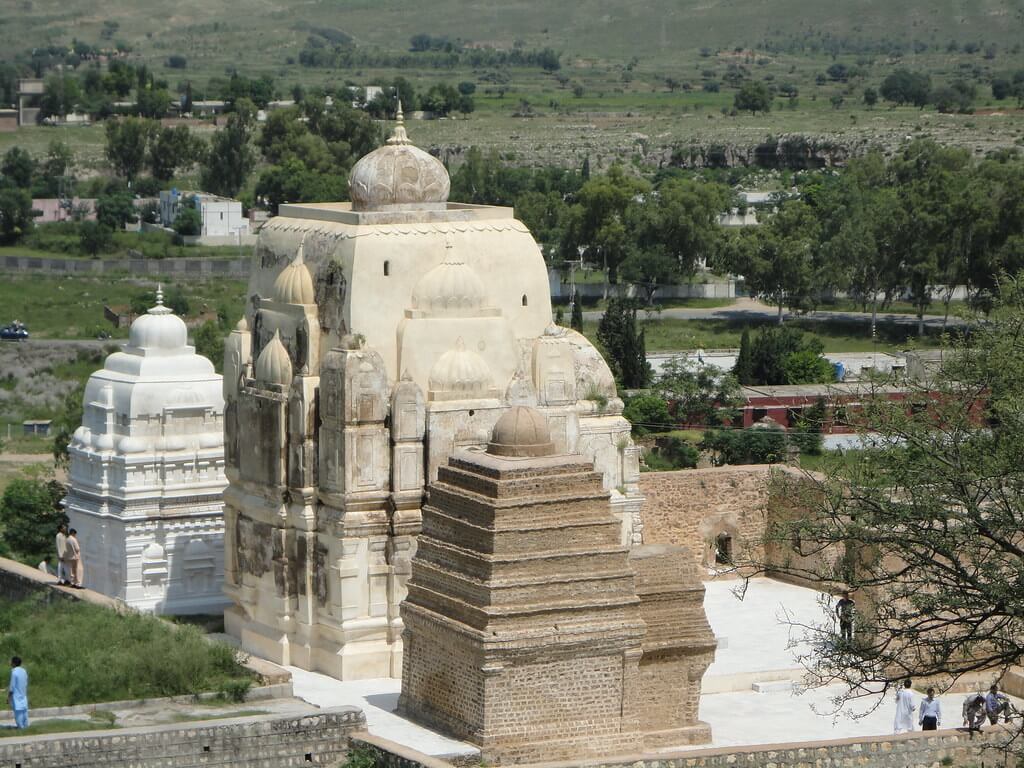 from lahore: katas raj temple, khewra salt mines & kalar kahar day trip