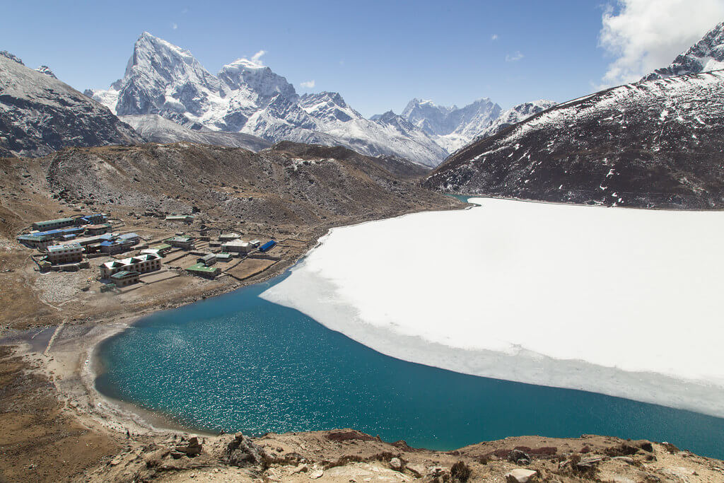 everest base camp trek with gokyo lakes
