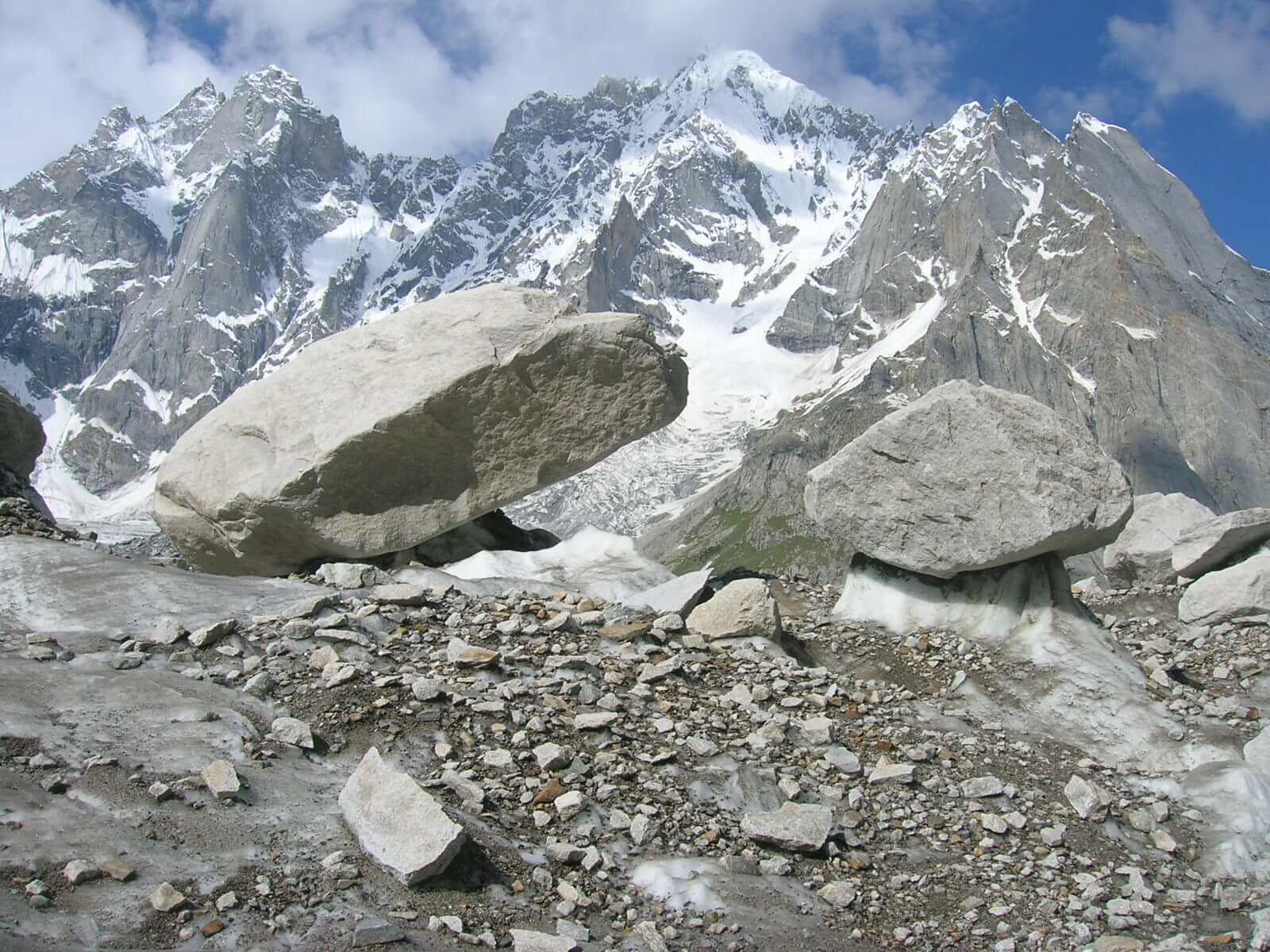 charakusa valley trek
