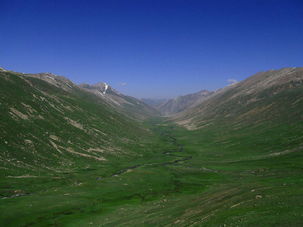 ratti gali to basil trek via saral pass