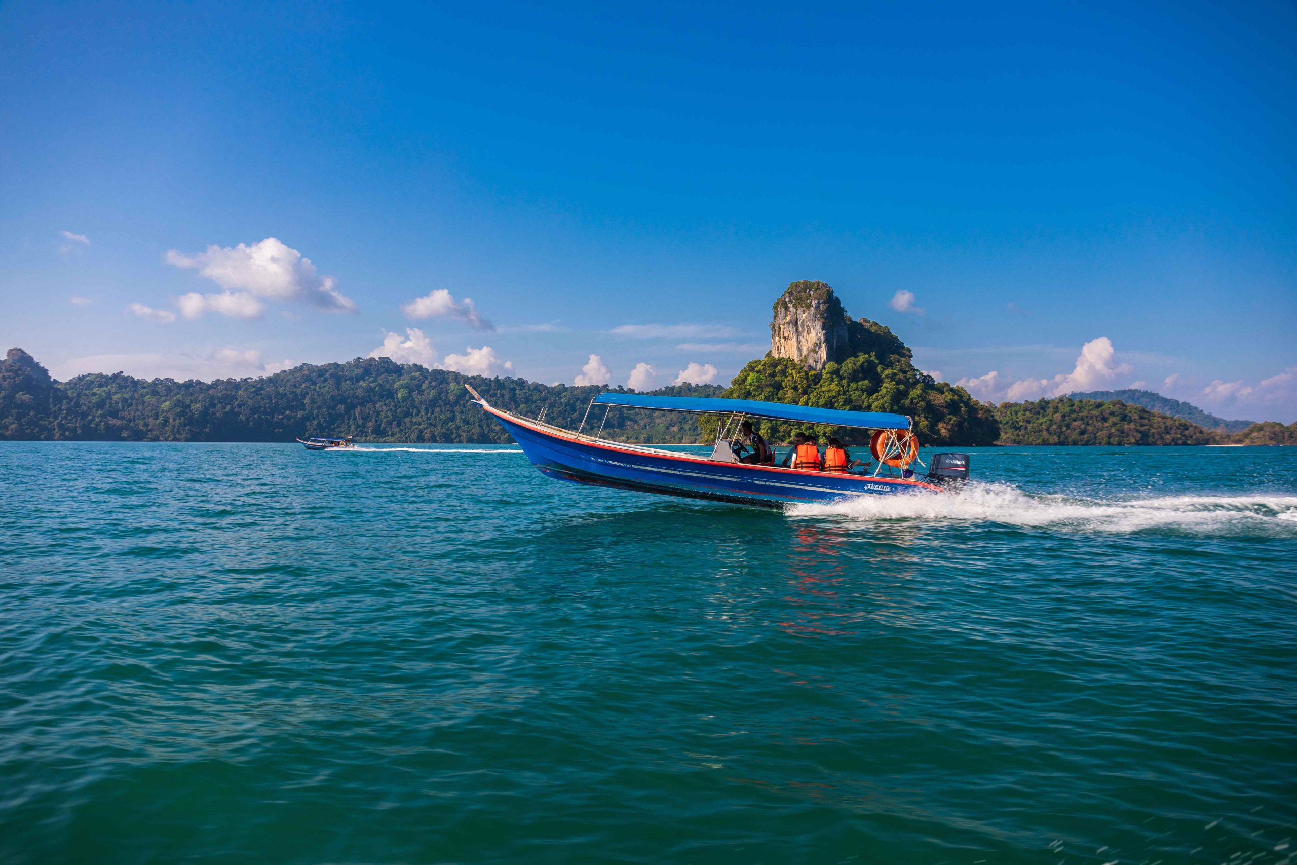 malaysia group tour from pakistan