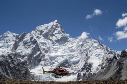 gorakshep to lukla by helicopter
