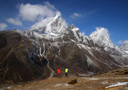 lobuche peak climbing with everest base camp trek
