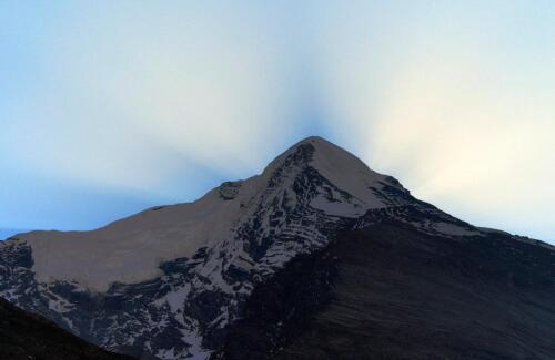 pisang peak climbing