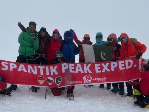 spantik peak expedition climb pakistan